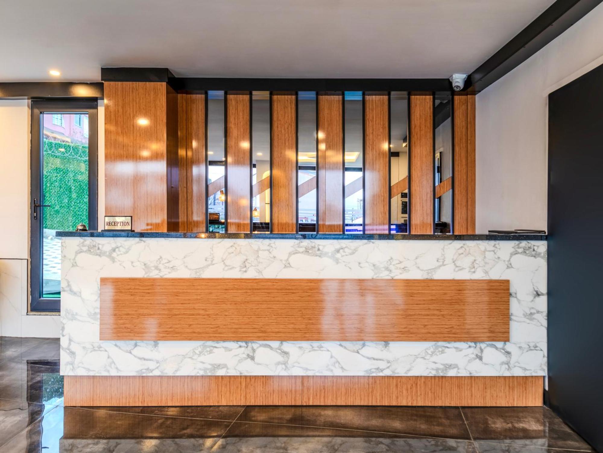 Solin Airport Hotel Arnavutkoy ภายนอก รูปภาพ